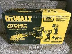 DeWalt ATOMIC 20V MAX Combo Kit (4-Tool) DCK488D2 Drill Driver Saw Light Bag +
