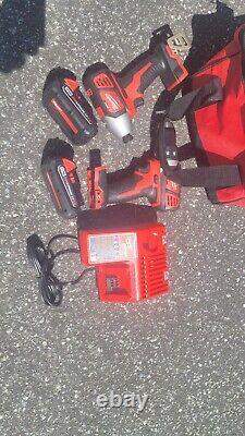 Kit d'outils sans fil 18v Milwaukee Drill / Driver avec 2 batteries, chargeur et sac