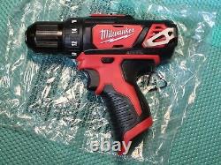 Nouveau Milwaukee M12 12v Li-ion Sans Fil Drill Driver Bare Tool 10mm Chanck 240720